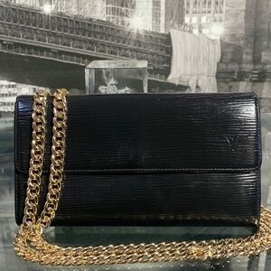 Authentic Louis Vuitton Black Epi Sarah Wallet